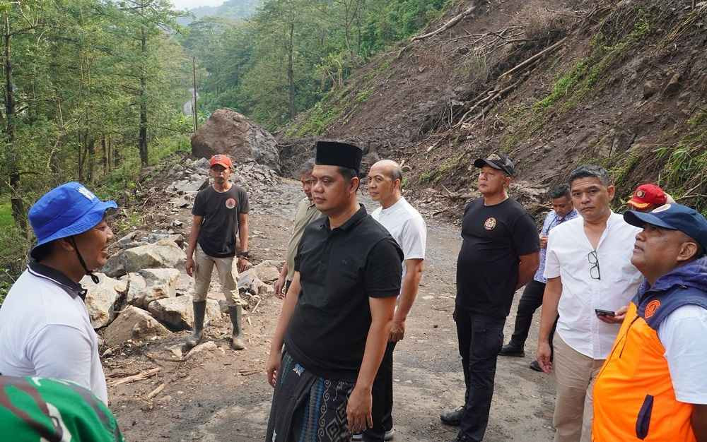 Tinjau Longsor Tempur, Pembukaan Jalur Baru Ditarget Rampung Empat Pekan
