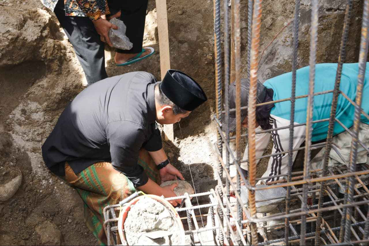 Taj Yasin Bantu Bangun Masjid Bersejarah yang Ludes Terbakar di Boyolali