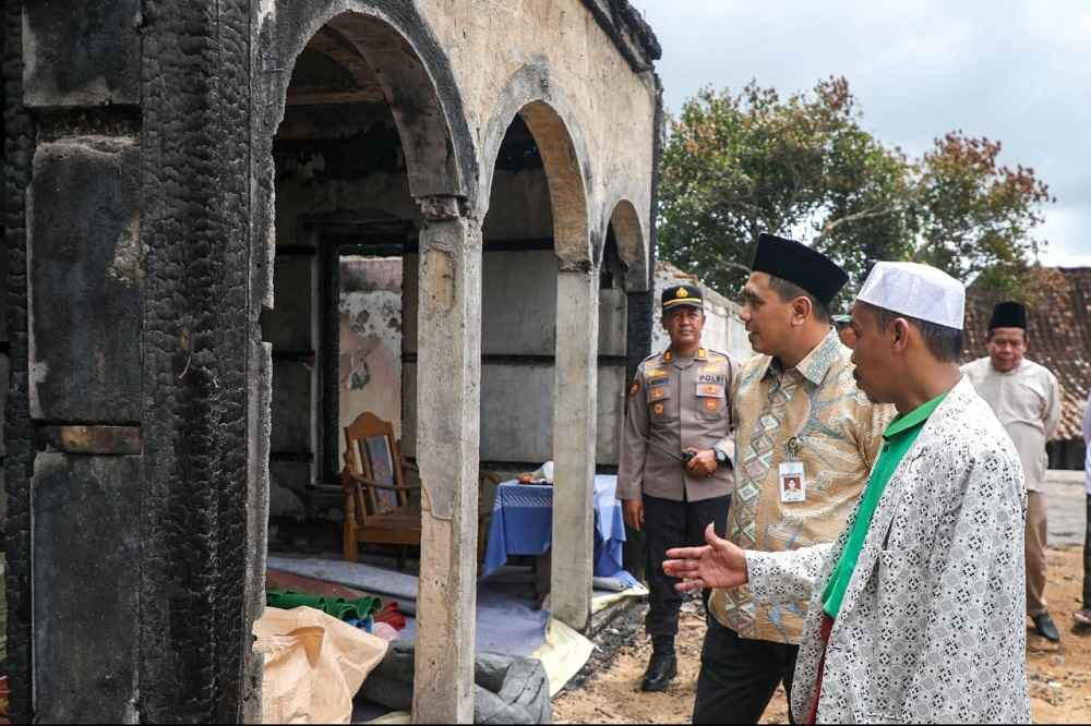 Wagub Jateng Kunjungi Masjid Bersejarah Terbakar di Boyolali