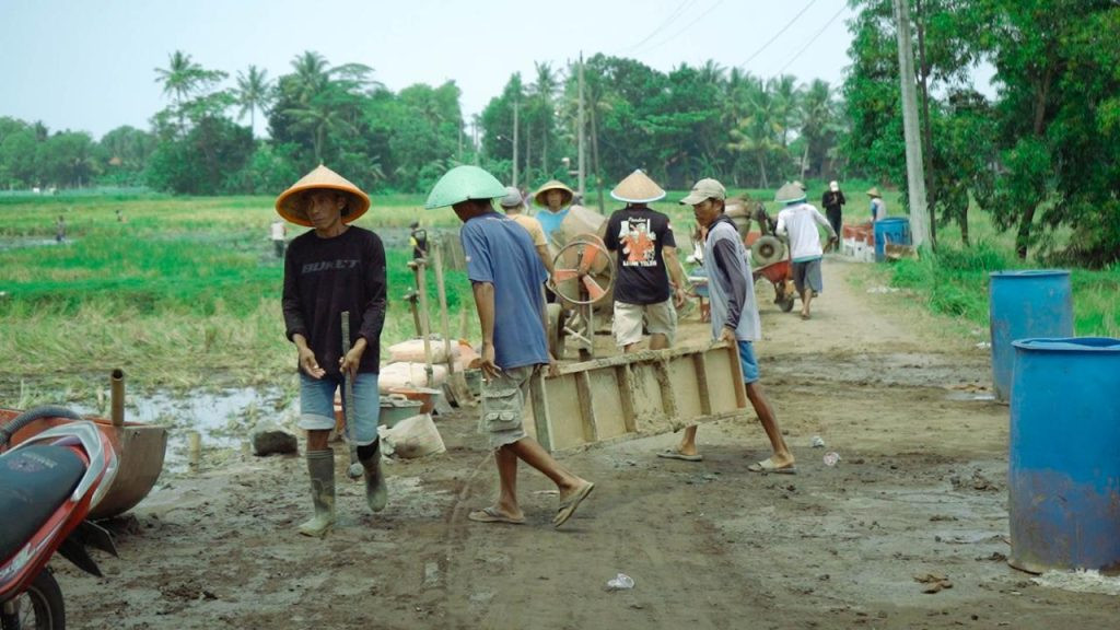 Bogemanjir Dapat Bantuan Semen dan FABA, Akses Jalan Kian Mulus