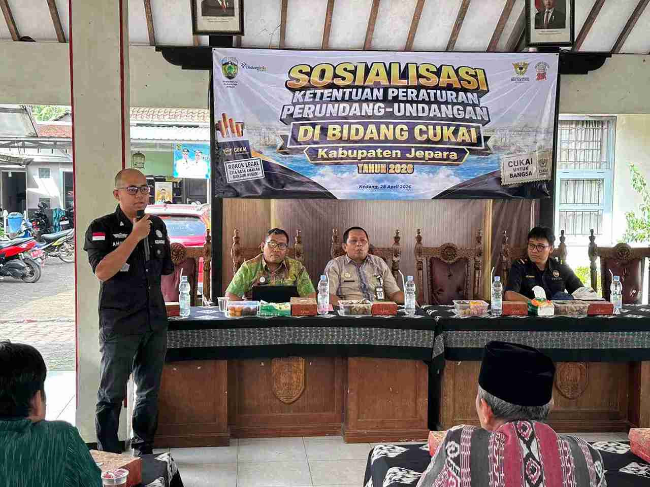Bea Cukai Kudus dan Diskominfo Jepara Ajak Warga Kedung Perangi Rokok Ilegal