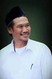 Lebih Dekat dengan Sosok Gus Baha, Ahli Tafsir Berlatar Belakang Pesantren