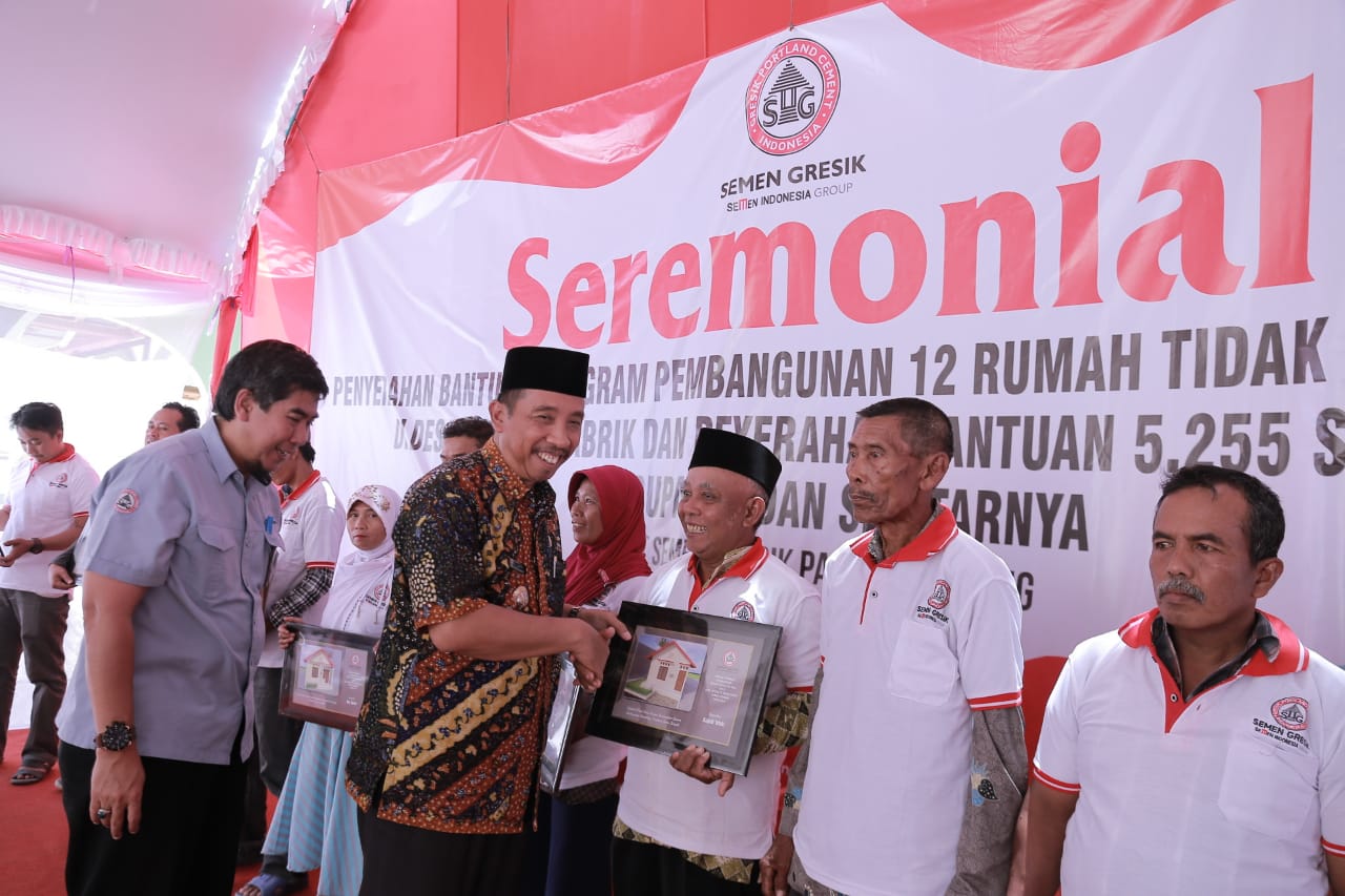 Sumringah, Warga Rembang Terima Bantuan Program Bedah Rumah