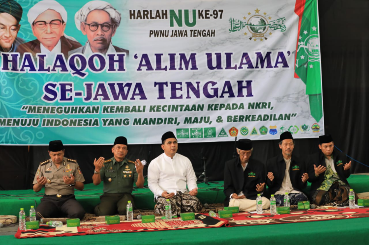 Sejahterakan Umat, Gus Yasin Gagas Koperasi Pesantren