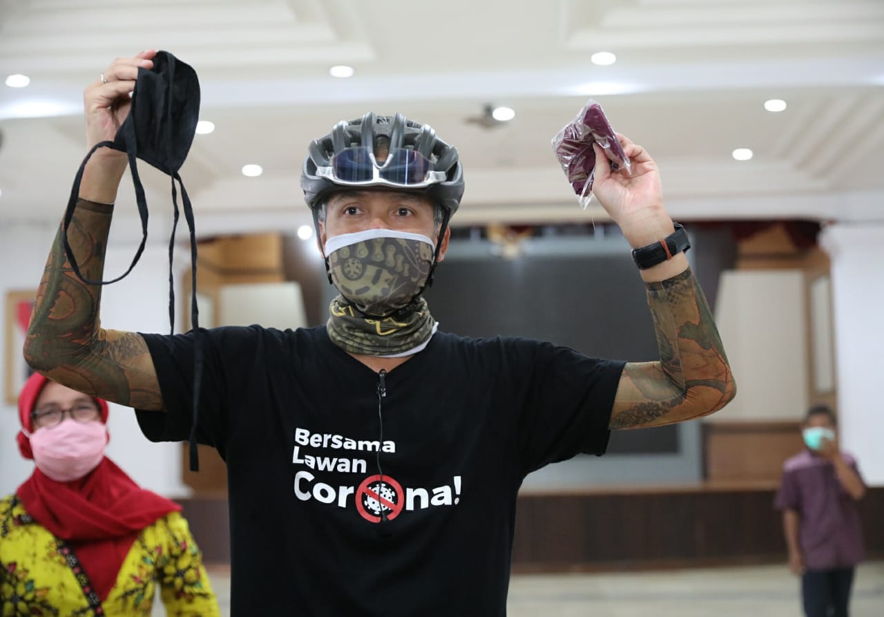 Manfaatkan Waktu Belajar di Rumah, Siswa-siswi SMK di Jateng Produksi APD dan Masker