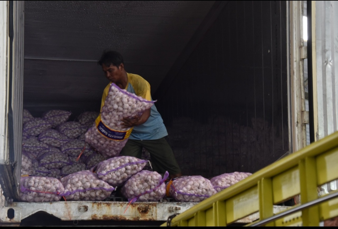 Jelang Ramadhan Ditengah Pandemi Covid-19, Stok Gula dan Bawang Putih Menipis