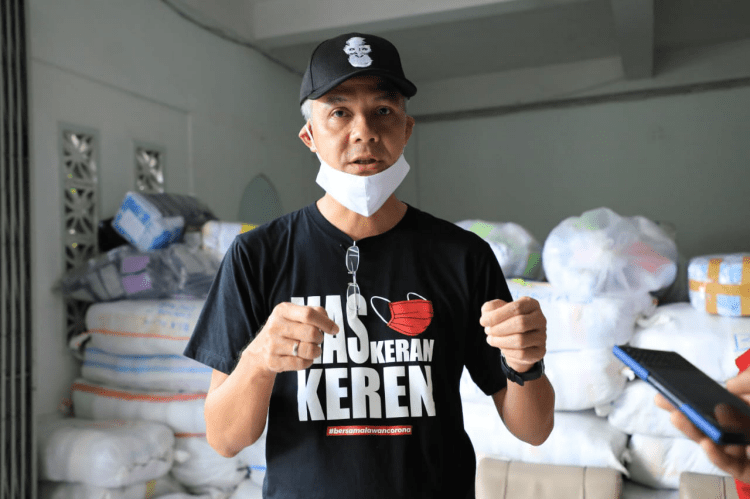 Ganjar Minta Warga Salat Ied di Rumah Saja