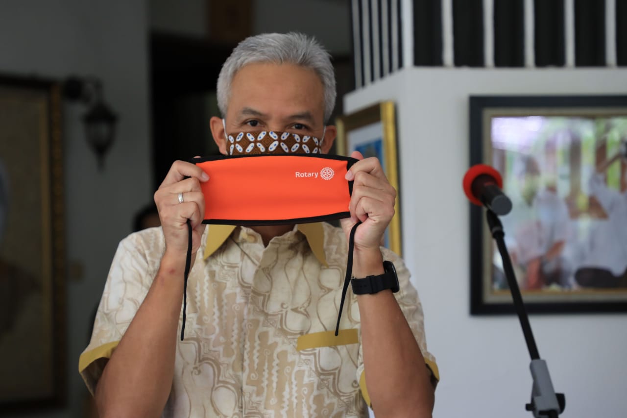 Ganjar Pastikan Stok Masker N95 Untuk Tenaga Medis Jateng Aman