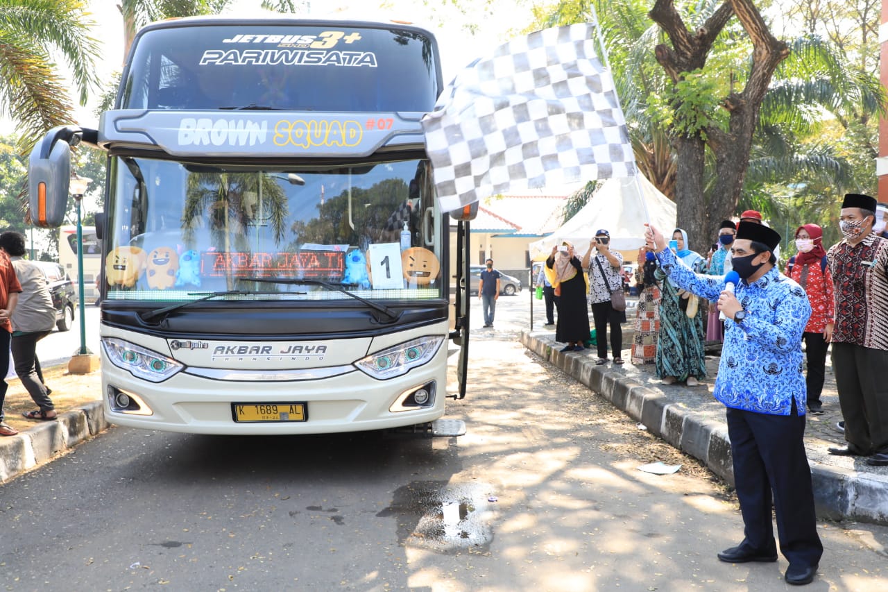 ini Pesan Wagub Jateng saat Ratusan Santri Hendak Berangkat ke Gontor