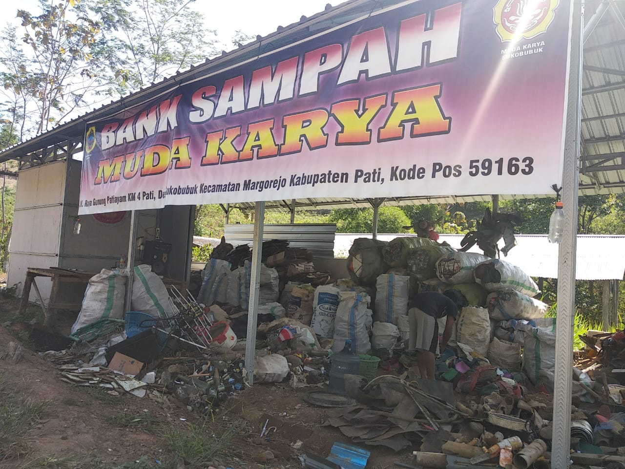 Galau karena Banyaknya Sampah, Karangtaruna Desa Sukobubuk Bentuk Bank Sampah