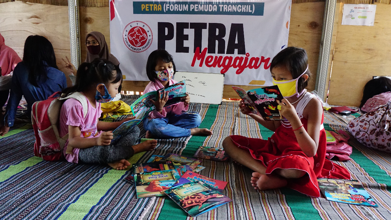 Pemuda Desa Trangkil Perjuangkan Pendidikan Kala Pandemi