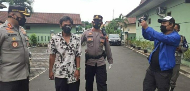 Ironis, Bupati Pati Serahkan SK CPNS, Di Hari yang Sama Oknum PNS Terjaring Razia Karaoke