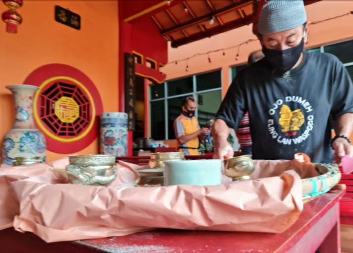 Jelang Imlek Klenteng Hok Tik Bio Berbenah