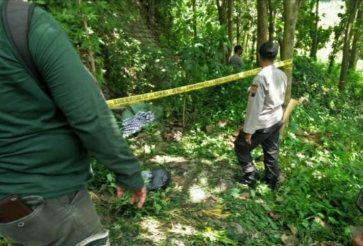 Warga Digegerkan Penemuan Mayat di Kebun Jati