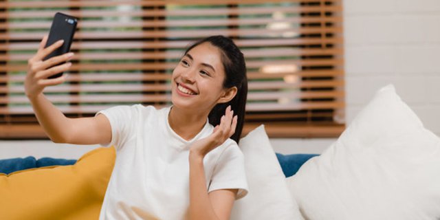 Menjaga Budaya Sopan dan Etika dalam Bermedia Sosial