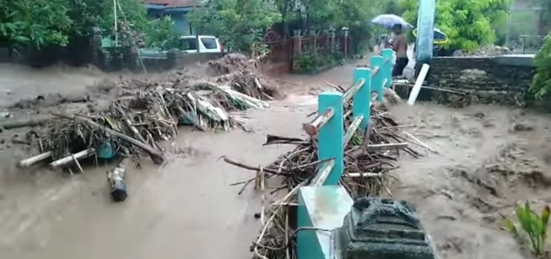 Puluhan Rumah di Desa Wonosoco Rusak Satu Roboh Diterjang Banjir Bandang
