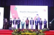 Perkuat Mutu dan Sistem Pondok Pesantren, Menag Kukuhkan 9 Kiai sebagai Majelis Masyayikh