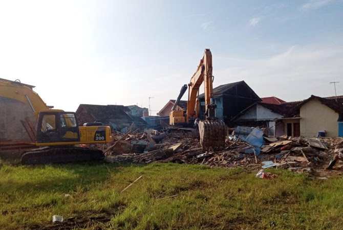 Dewan Desak Bupati Urus Persoalan Bangunan Liar Sebelum Pensiun