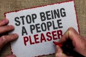 Berhenti Menjadi People Pleaser untuk Mendapat Pujian, Begini Penjelasannya