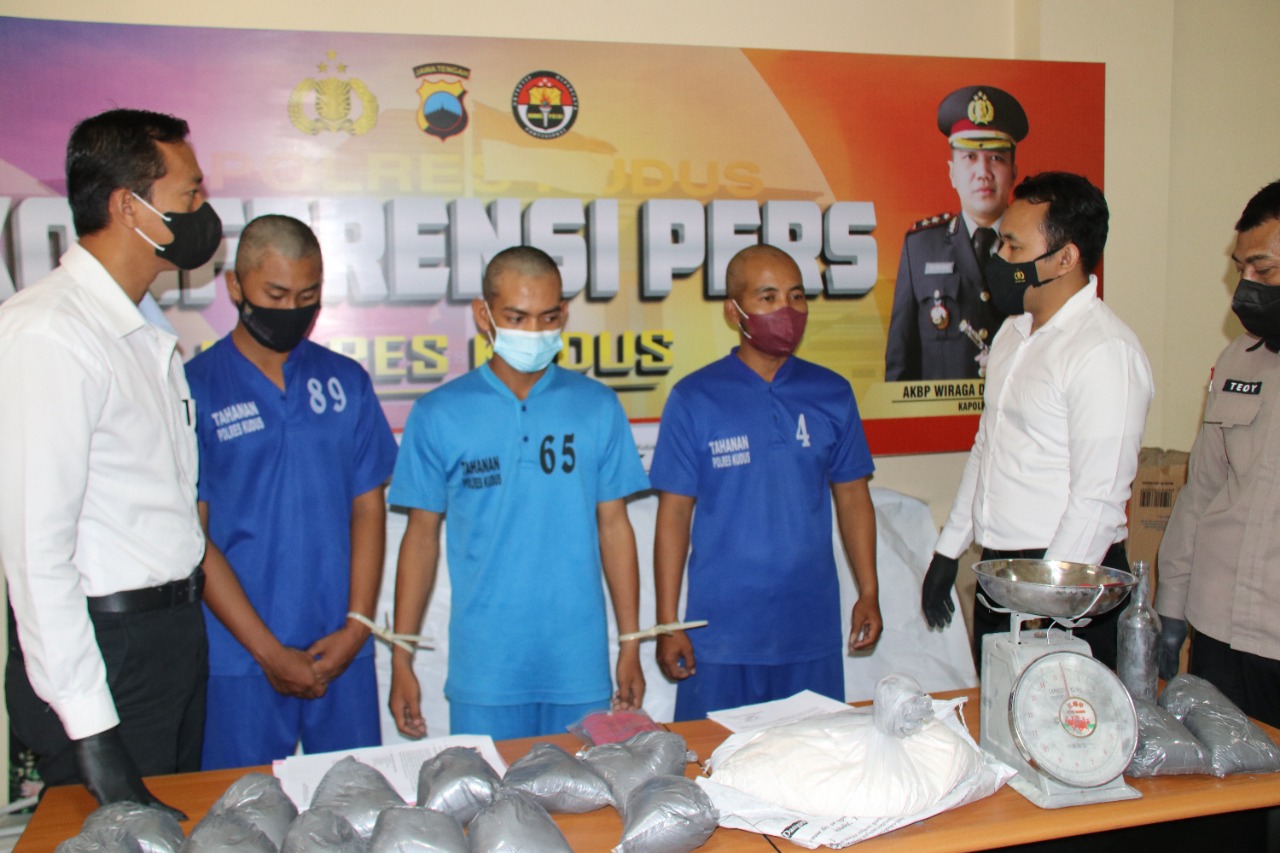 Polres Kudus Sita 32,4 Kilogram Bahan Petasan dari Tiga Tersangka, Dua dari Grobogan