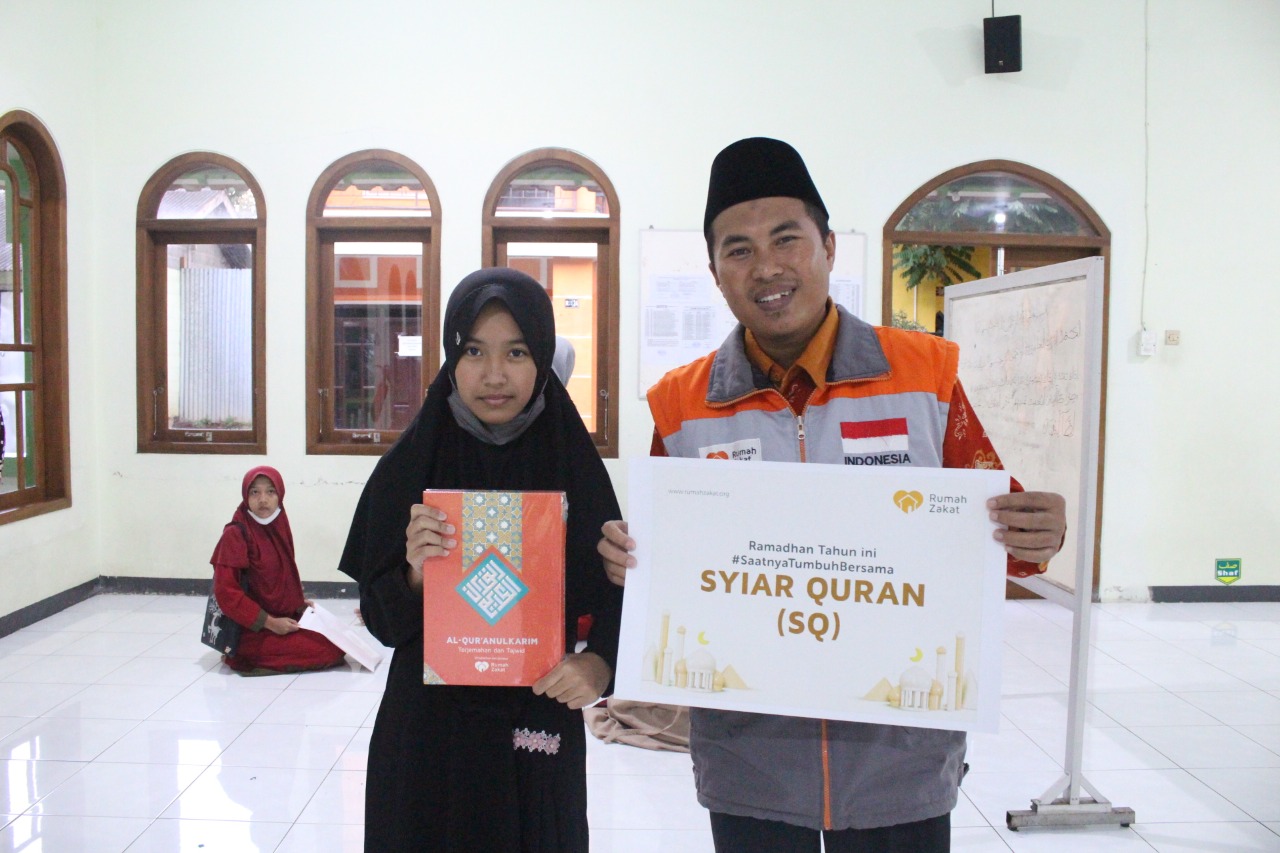 Santri TPQ Nurul Islam Terima Alquran dari Rumah Zakat