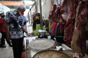 Ganjar Pranowo Temukan Harga Daging Naik di Pasar Purwokerto