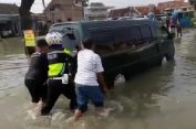 Jalur Pantura Demak-Semarang Terendam Banjir Rob, Arus Lalin Dialihkan