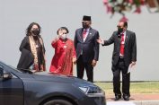 Pakai Kebaya Merah, Megawati Hadiri Pelantikan Presiden Korsel