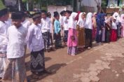 Siswa SD Ikuti Berbagai Kegiatan Meriahkan Hari Santri Nasional