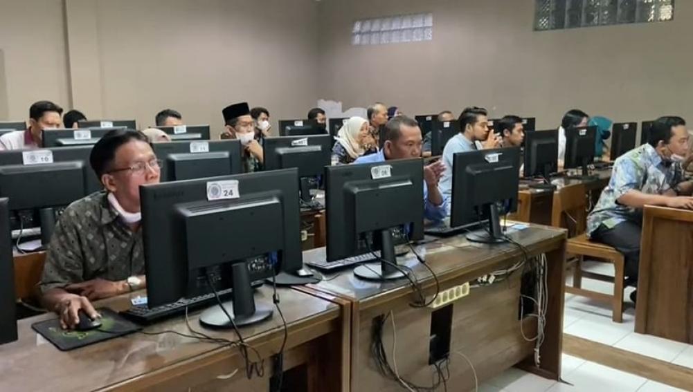 304 Calon Panwascam Ikuti Tes CAT, Bawaslu Batang : Dipilih Peringkat Tertinggi Tiap Kecamatan