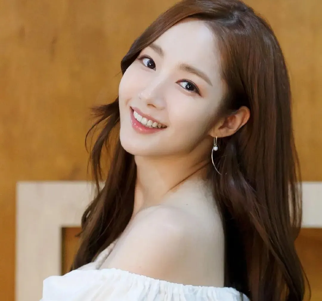 5 Drama Korea yang Diperankan Park Min Young dengan Sempurna