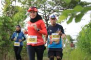 Siti Atikoh Ganjar Juara 3 Kategori Master Female 14K Trail Run di Wanagama