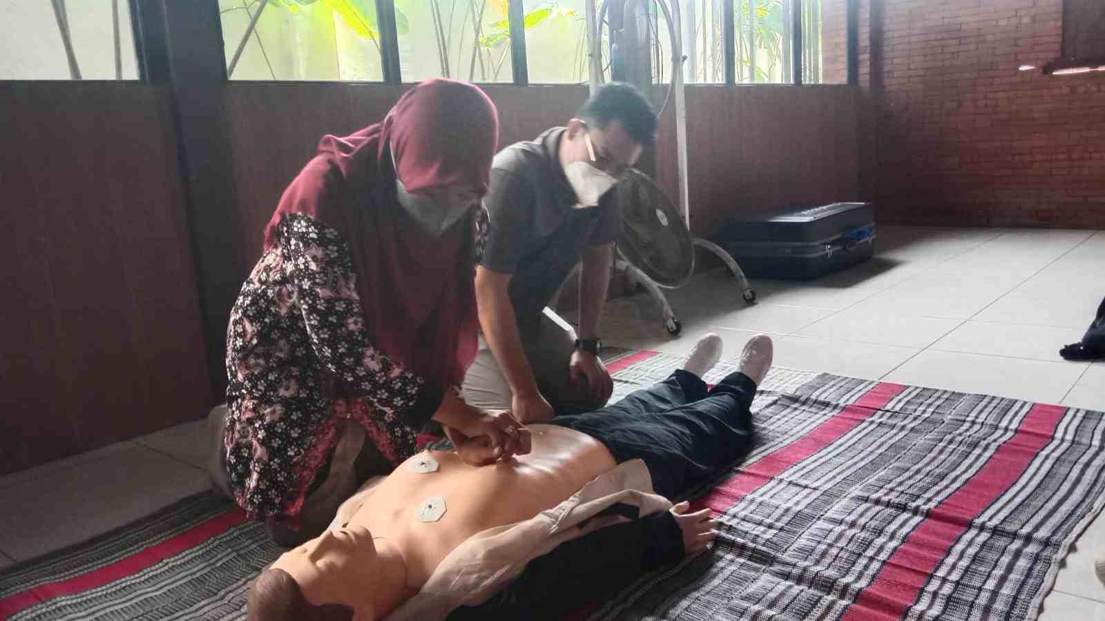 IDI Pati Latih Ibu-Ibu Ilmu Penanganan Pertama Henti Jantung