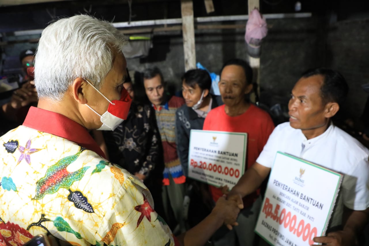 Ganjar Kembali Salurkan Bantuan RTLH; Bisa Bantu Menekan Angka Kemiskinan