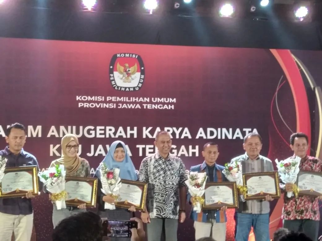 Hadiah Akhir Tahun, KPU Jepara Terima Tiga Penghargaan
