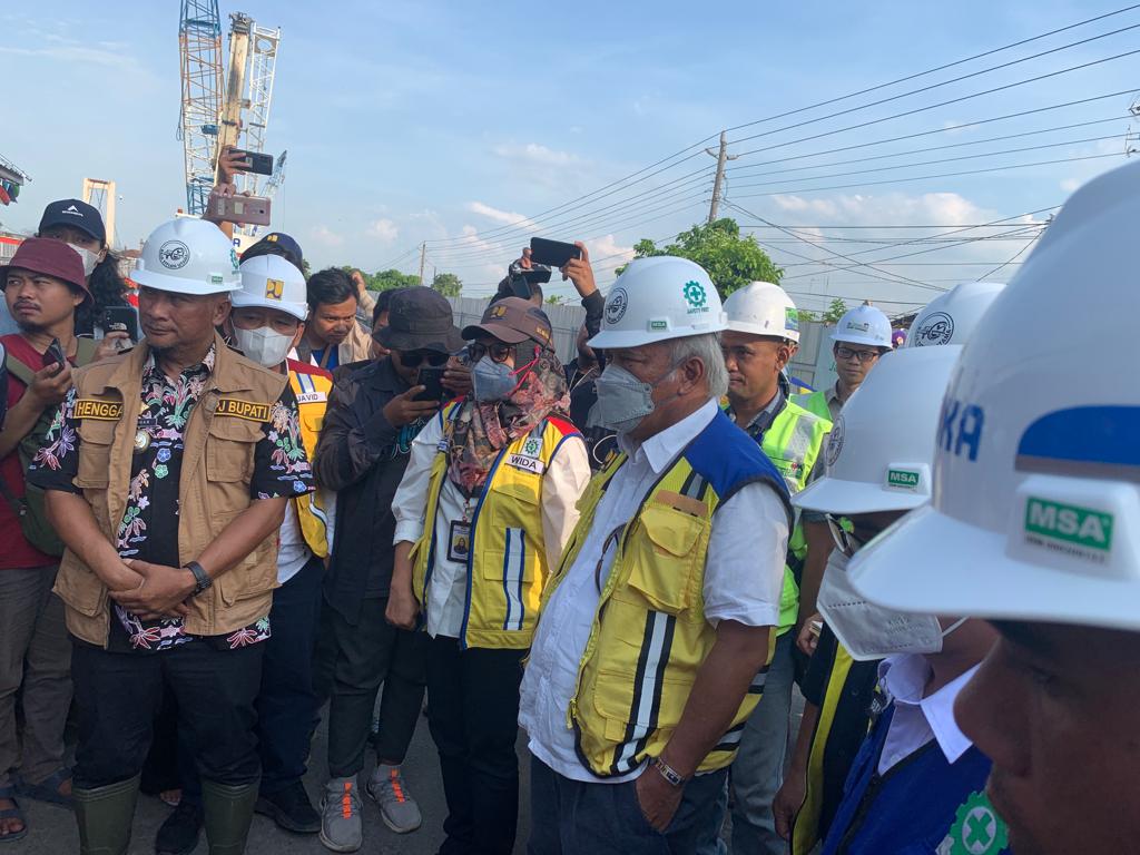 Tinjau Jembatan Juwana, Basuki Minta Pekerjaanya “Digas Pol”