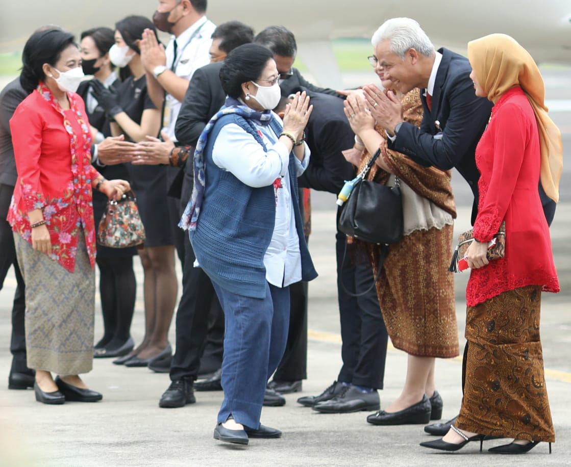 Ganjar dan Atiqoh Kompak Sambut Mega Hadiri Pelantikan Walikota Semarang
