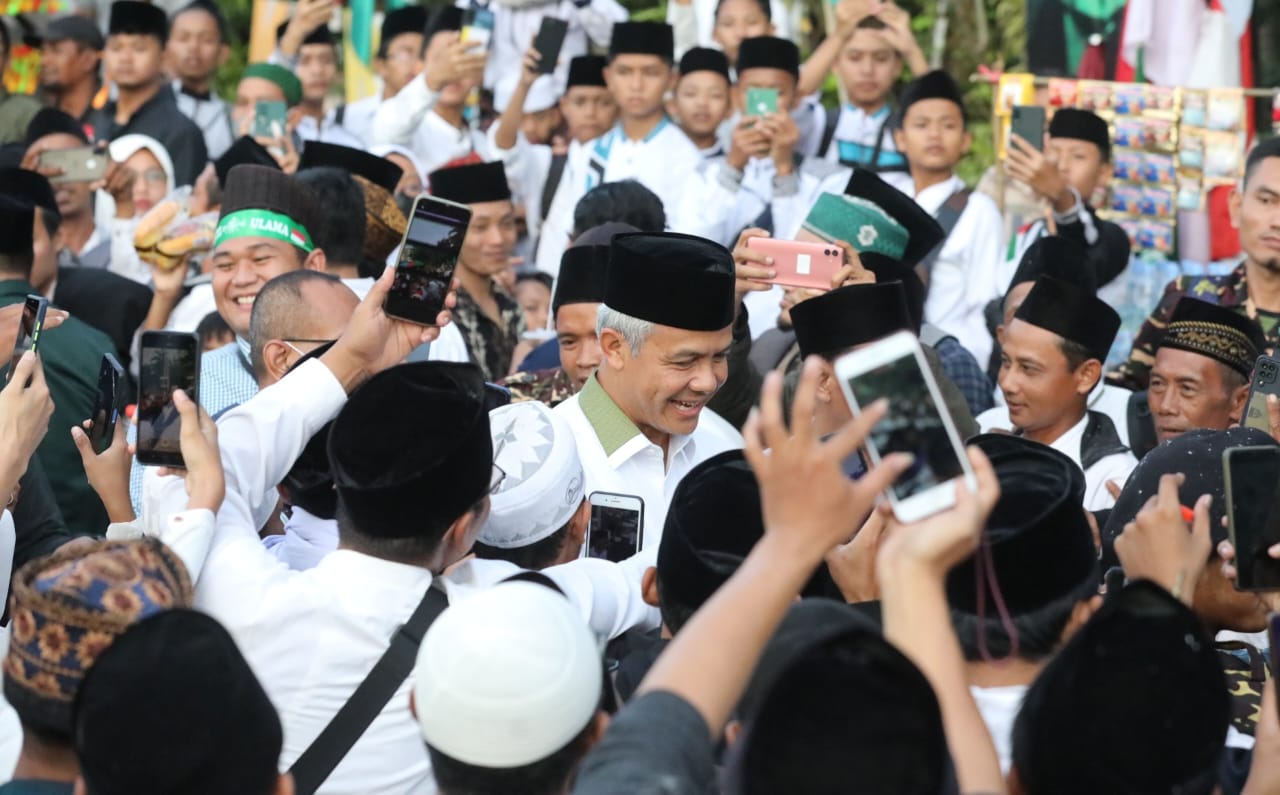 Ganjar Mencuri Perhatian Jemaah di Resepsi Puncak Seabad NU