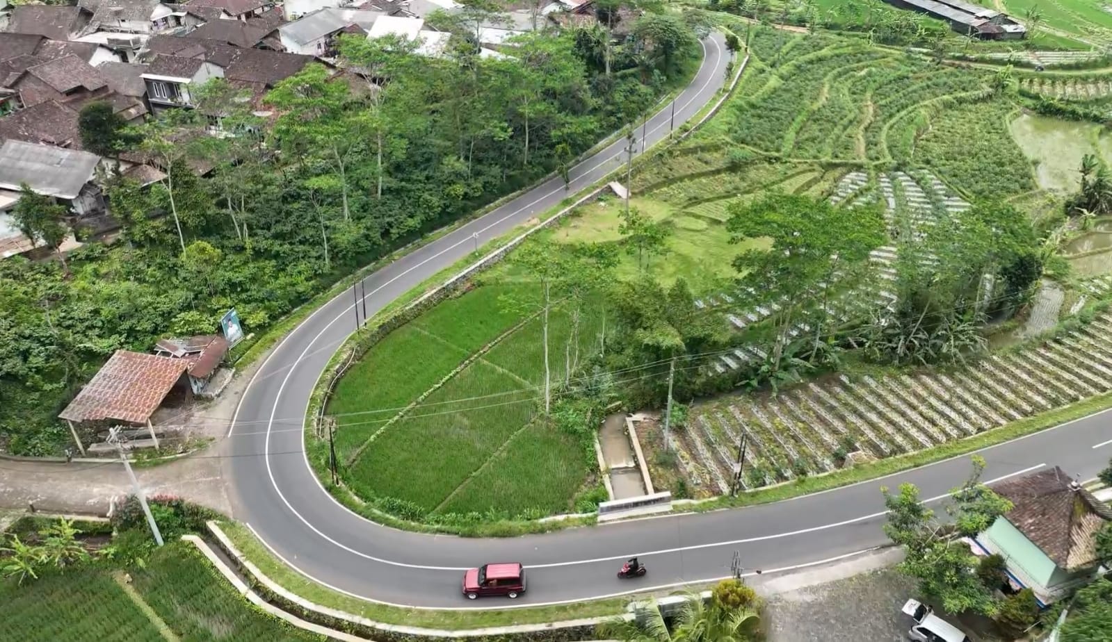 Ganjar Bangun Jalan Alternatif di Temanggung, Dongkrak Perekonomian Warga