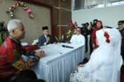 Ada Balai Nikah Gratis di MPP Sragen, Ganjar dan Menpan-RB Jadi Saksi Perdana