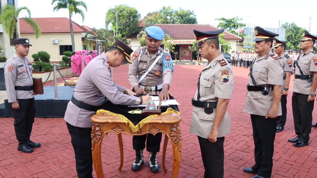 Kapolres Jepara Pimpin Sertijab 2 PJU dan 7 Kapolsek