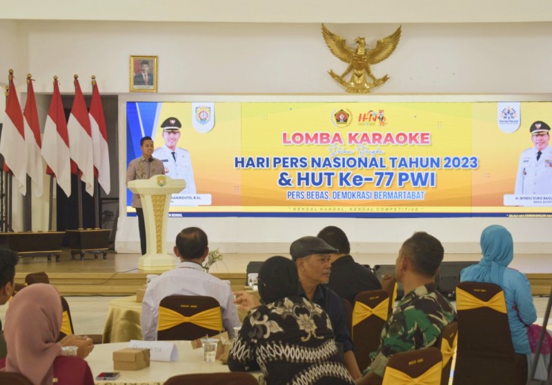 Peringati Hari Pers Nasional, Bupati Kendal Buka Acara Lomba Karaoke