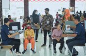 MNC Peduli dan Onesight Essilorluxottica Foundation Bantu Kacamata Bagi Siswa SD di Kendal