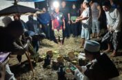 Jenazah Syabda Perkasa Belawa Dimakamkan Berjajar dengan Ibu dan Neneknya