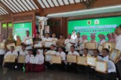 DLH Pati Serahkan 25 Penghargaan Adiwiyata 