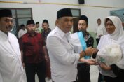 Safari Jumat, Penjabat Bupati Jepara Serahkan Bantuan