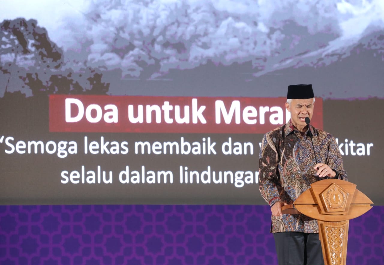 Status Masih Siaga, Ganjar Pimpin Doa Tokoh Lintas Agama untuk Warga Sekitar Merapi