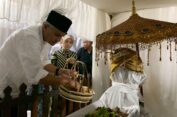 Ganjar dan Tujuh Tingkatan Perjalanan ke Makam Sunan Drajat