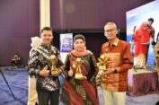 Top BUMD Awards 2023, Pj Bupati Batang dan Dirut Pudam Sendang Kamulyan Diganjar Penghargaan
