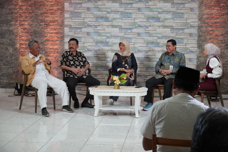 Pemkab Kendal dan Kemendes Wacanakan Industri Pengolahan Sampah Desa